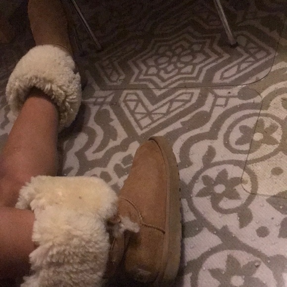 TALL UGGS - Picture 4 of 8